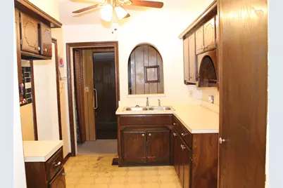 809 Forrestal Drive, Arlington, TX 76010 - Photo 9