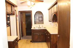 809 Forrestal Dr, Arlington, TX 76010 - Photo 9