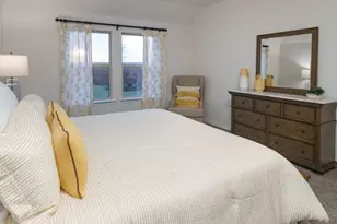 1006 Barton Dr, Ennis, TX 75119 - Photo 9