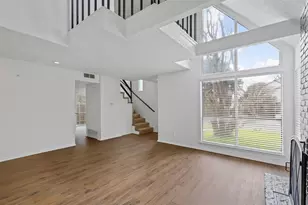 2160 Fleur De Lis Ct, Arlington, TX 76012 - Photo 3