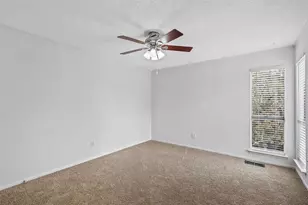 2160 Fleur De Lis Ct, Arlington, TX 76012 - Photo 11