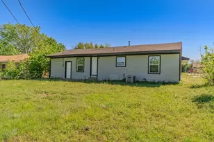1704 Langford St, Greenville, TX 75401 - Photo 37