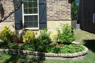 815 Dove Trl, Euless, TX 76039 - Photo 3