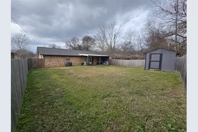 108 N Wood Avenue, Denison, TX 75020 - Photo 3