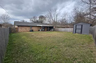 108 N Wood Ave, Denison, TX 75020 - Photo 3