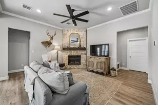 108 Spring Run Dr, Decatur, TX 76234 - Photo 5