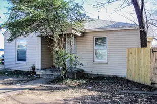 202 SE 9th St, Grand Prairie, TX 75051 - Photo 1