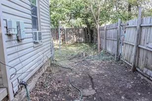 202 SE 9th St, Grand Prairie, TX 75051 - Photo 7