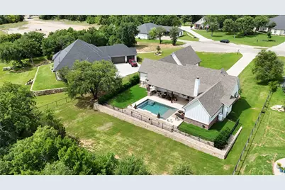 4004 Legend Trail, Granbury, TX 76049 - Photo 5