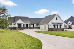 4004 Legend Trl, Granbury, TX 76049 - Photo 3