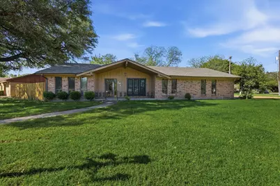 1119 W Westhill Drive, Cleburne, TX 76033 - Photo 1