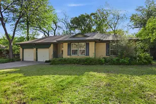 2210 Robinwood Ln, Denton, TX 76209 - Photo 3