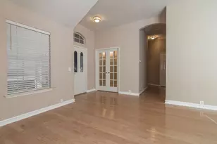 10212 Waters Dr, Irving, TX 75063 - Photo 5