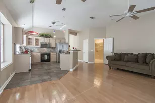 10212 Waters Dr, Irving, TX 75063 - Photo 11