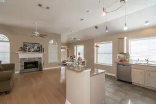 10212 Waters Dr, Irving, TX 75063 - Photo 7