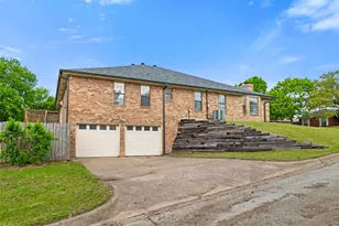 1132 Trinity Dr, Benbrook, TX 76126 - Photo 33