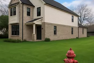 608 Ritchey St, Gainesville, TX 76240 - Photo 1