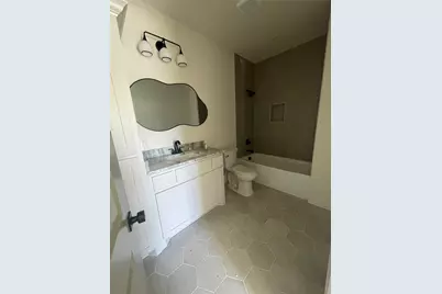 608 Ritchey Street, Gainesville, TX 76240 - Photo 9