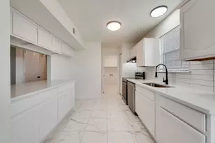 4028 O B Crowe Dr, Dallas, TX 75227 - Photo 9