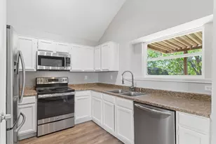 910 S Old Orchard Ln, Lewisville, TX 75067 - Photo 13