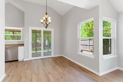 910 S Old Orchard Lane, Lewisville, TX 75067 - Photo 9