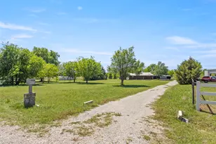 12582 Blakely Ln, Sanger, TX 76266 - Photo 5