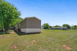 707 Sun Ct, Granbury, TX 76049 - Photo 5