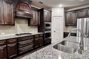 301 Autumn Wood Dr, Mansfield, TX 76063 - Photo 9