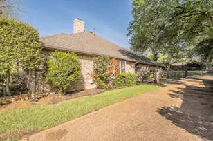 440 Moran Dr, Highland Village, TX 75077 - Photo 5
