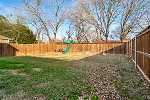 404 Glendale Dr, Van Alstyne, TX 75495 - Photo 5