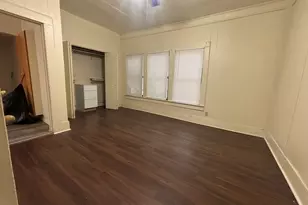 376 W Walters St, Lewisville, TX 75057 - Photo 9