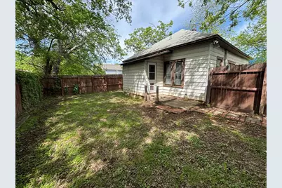 376 W Walters Street, Lewisville, TX 75057 - Photo 17
