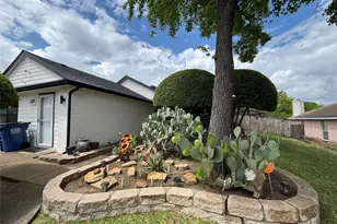 225 California Dr, Glenn Heights, TX 75154 - Photo 3