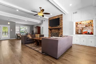 9426 Hillview Drive, Dallas, TX 75231 - Photo 5