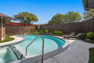 9426 Hill View Dr, Dallas, TX 75231 - Photo 35