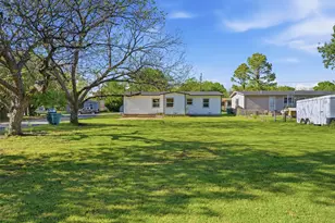 328 W Burton St, Sherman, TX 75092 - Photo 25