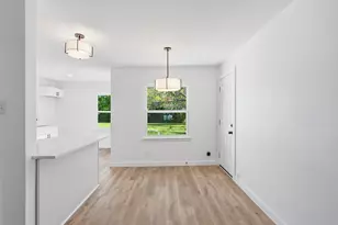 328 W Burton St, Sherman, TX 75092 - Photo 9