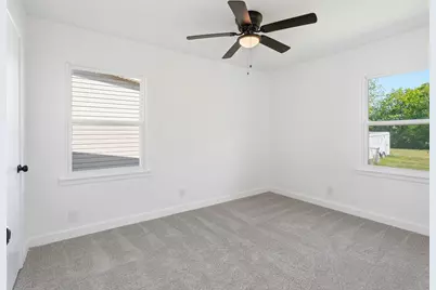 328 W Burton Street, Sherman, TX 75092 - Photo 17