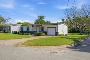 328 W Burton St, Sherman, TX 75092 - Photo 3