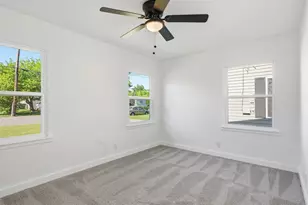 328 W Burton St, Sherman, TX 75092 - Photo 15