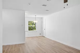 328 W Burton St, Sherman, TX 75092 - Photo 5