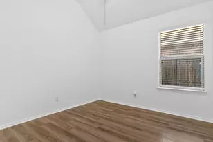 400 Elk Run Dr, Fort Worth, TX 76140 - Photo 29