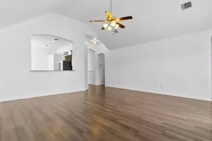 400 Elk Run Dr, Fort Worth, TX 76140 - Photo 13