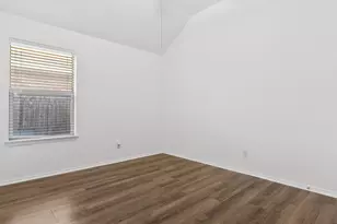 400 Elk Run Dr, Fort Worth, TX 76140 - Photo 27