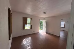 325 N Wood St, Denton, TX 76209 - Photo 17