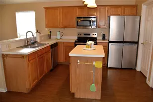 100 Lipan St, Greenville, TX 75402 - Photo 7