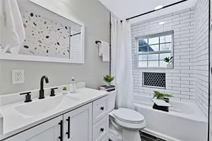 8635 Strathmore Dr, Dallas, TX 75238 - Photo 15