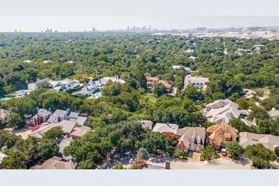 9122 Cochran Heights Drive, Dallas, TX 75220 - Photo 27