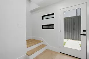 4526 Cabell Dr, Dallas, TX 75204 - Photo 3