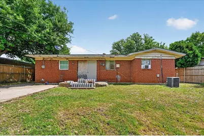 1403 Beacon Hill Drive, Irving, TX 75061 - Photo 25